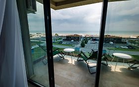North Club Apartments II